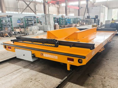 Como escolher carregadores para carrinhos de transferência elétricos industriais